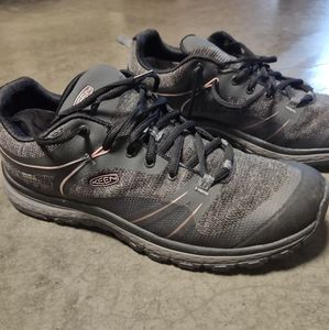 Women's Keen shoes size 11